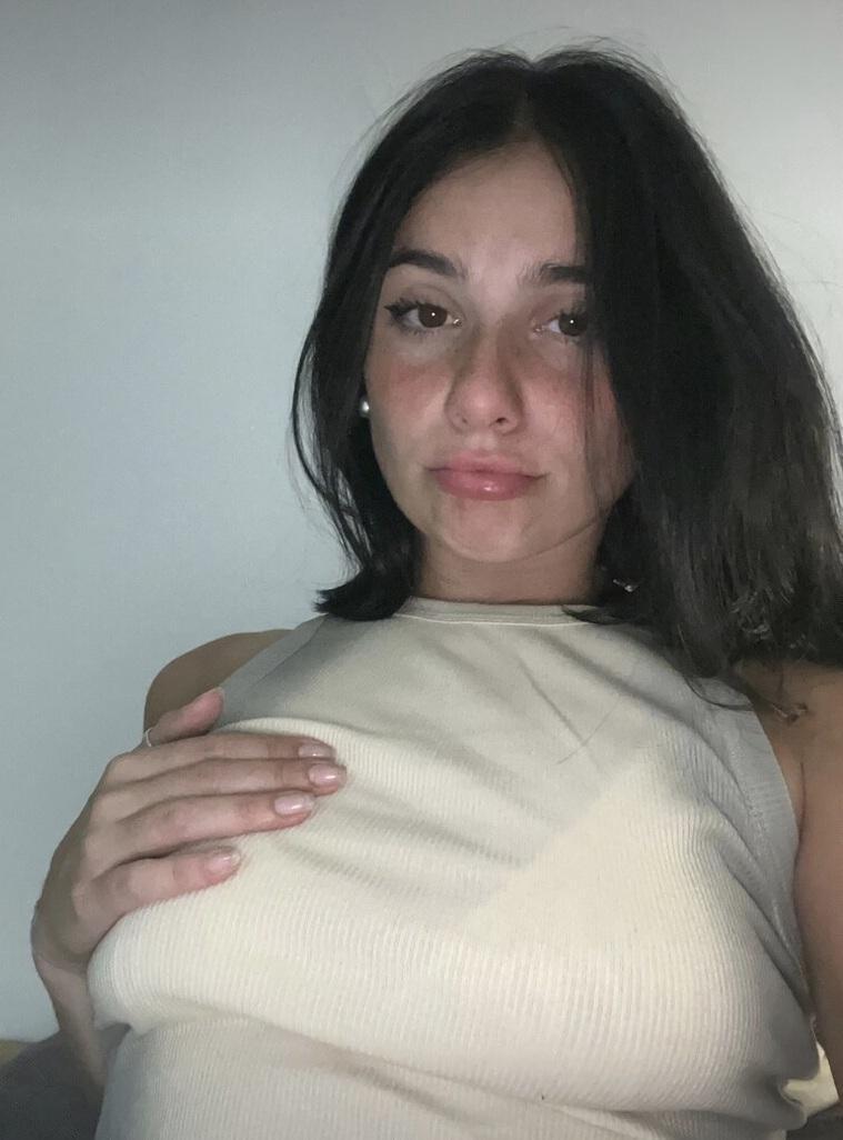 Chloé OnlyFans gratuito 22 anni